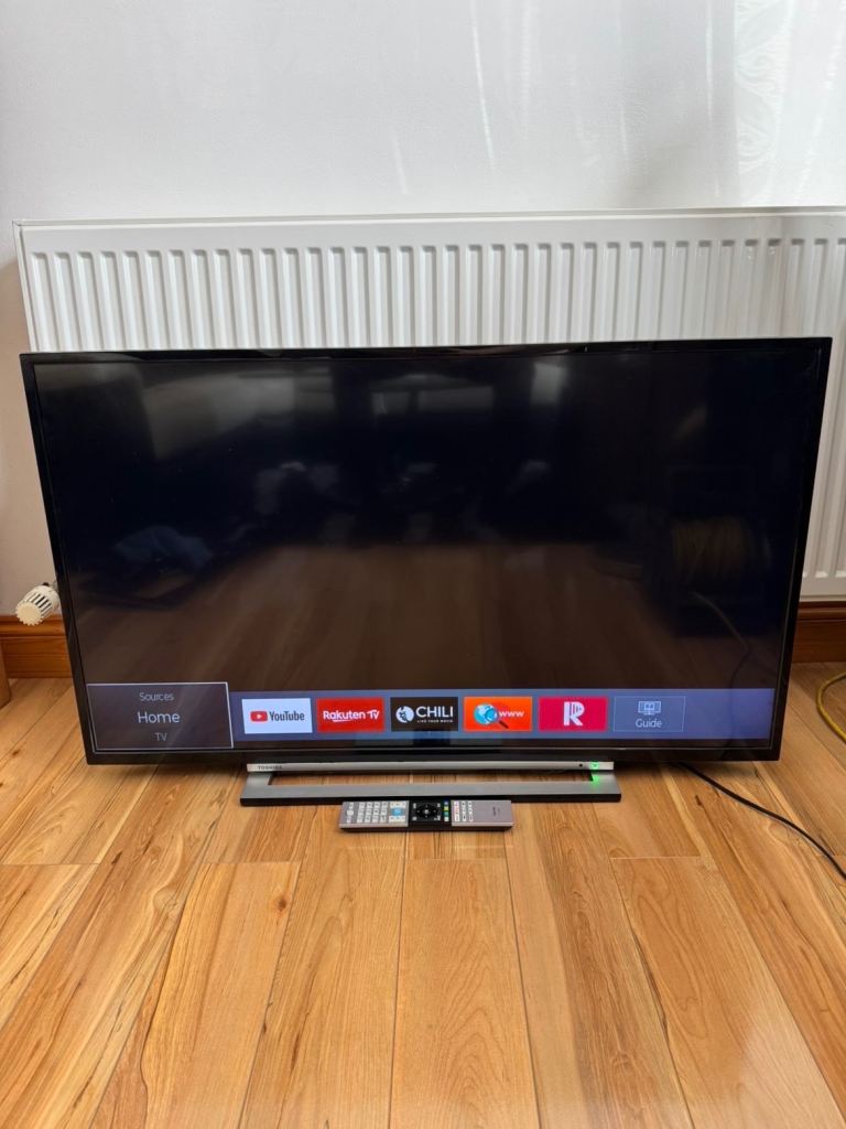 Toshiba 43" 4K ULTRA HD Smart TV 43L3863DB - Stand & Remote - Fully Working | Excellent - Delivery 