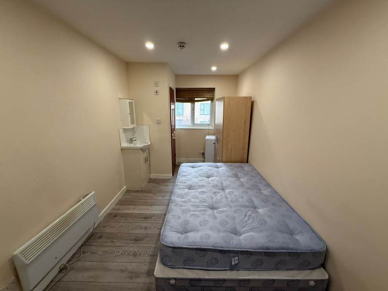 BENEFITS ACCEPTED - Studio Flat Available in Northolt Ealing UB6