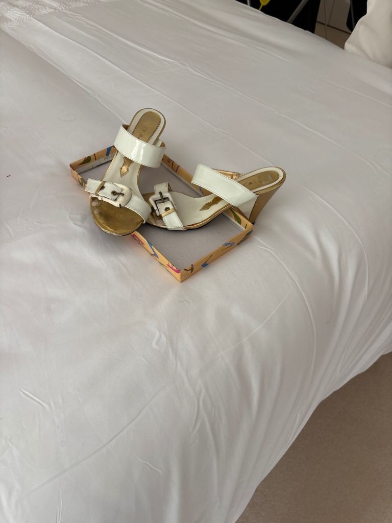 Ladies sandals