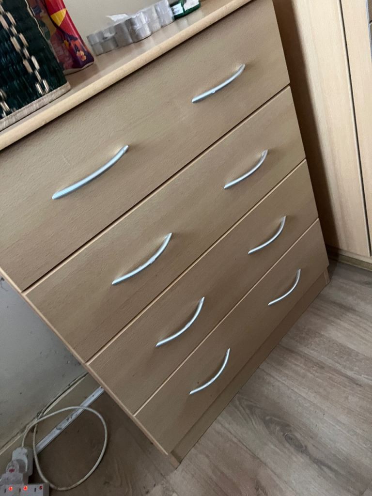 Chest of drawers