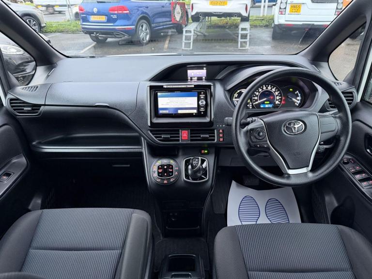  Toyota Noah 1.8 Petrol/Hybrid 7 Seater 5dr Petrol/Electric Hybrid Automatic