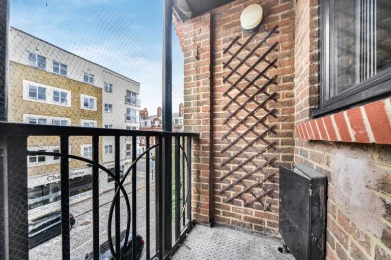 1-Bedroom Apartment for Rent – E14 3BE, London