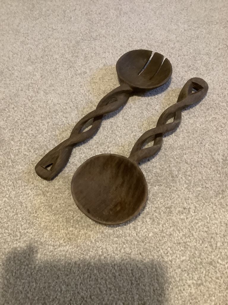 PAIR OF AFRICAN SALAD SERVERS