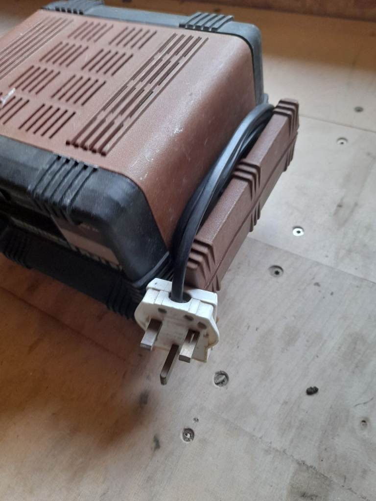 Battery charger 6v and 12v 