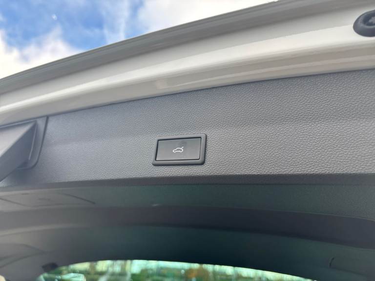 2025 SEAT Ateca 1.5 TSI EVO FR Black Edition 5dr DSG Estate PETROL Automatic