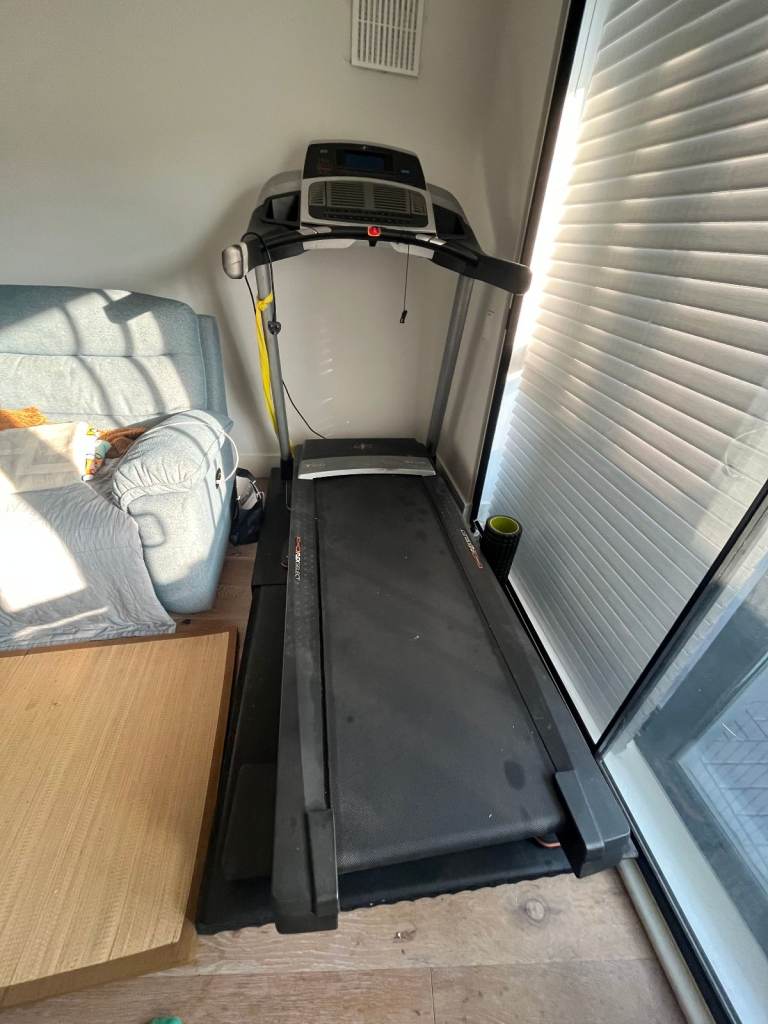 NordicTrack T10.0 Folding Treadmill – Powerful Home Running Machine