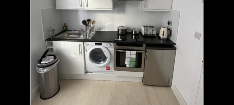 Studio flat in Ilford Available 22/12/25