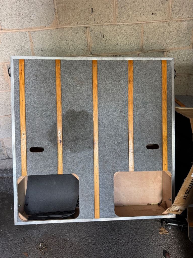 Storage box with lids for t5