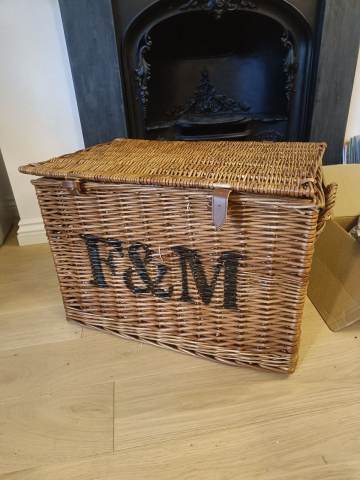 F&M square basket with handle / ENGLAND F&M square basket with