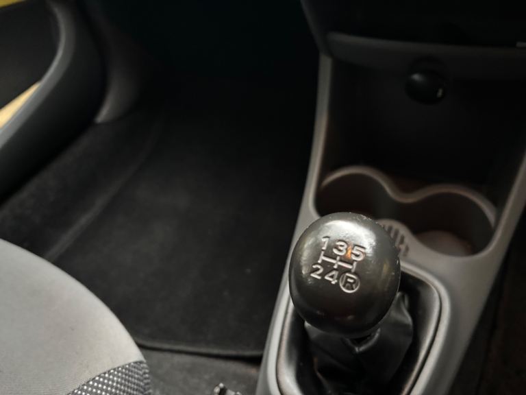 Peugeot 107 1.0 same as Toyota Aygo/Citroen c1