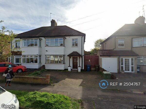 3 bedroom house in The Avenue, Pinner, England, HA5 (3 bed) (#2504767)