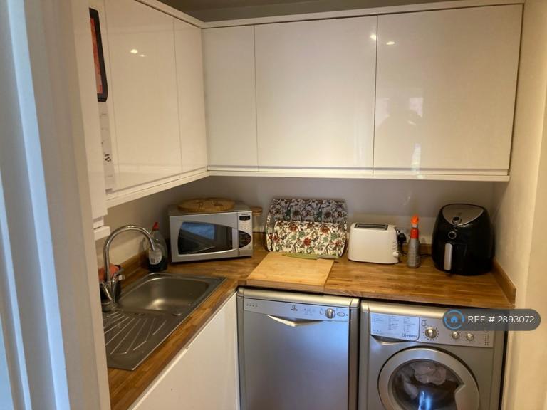 1 bedroom flat in Upper Lattimore Road, St. Albans, AL1 (1 bed) (#2893072)