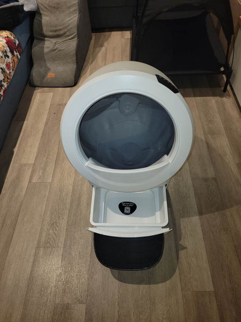 Cat, Litter Robot 4