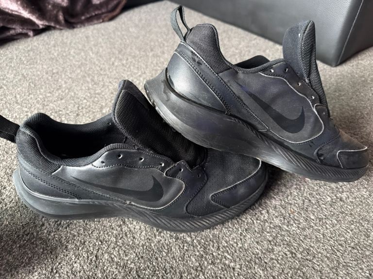 Nike Black Trainers – Good Condition