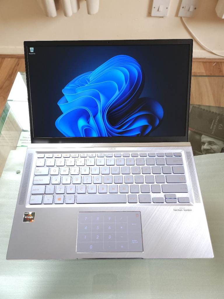 ❤️ Asus ZenBook 14" Ryzen™ 5-3500U 8GB RAM 256GB SSD Harmon Kardon LED NumberPad Laptop *PRISTINE*