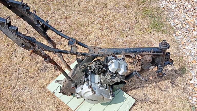 Honda cbf125 2011 frame and engine 