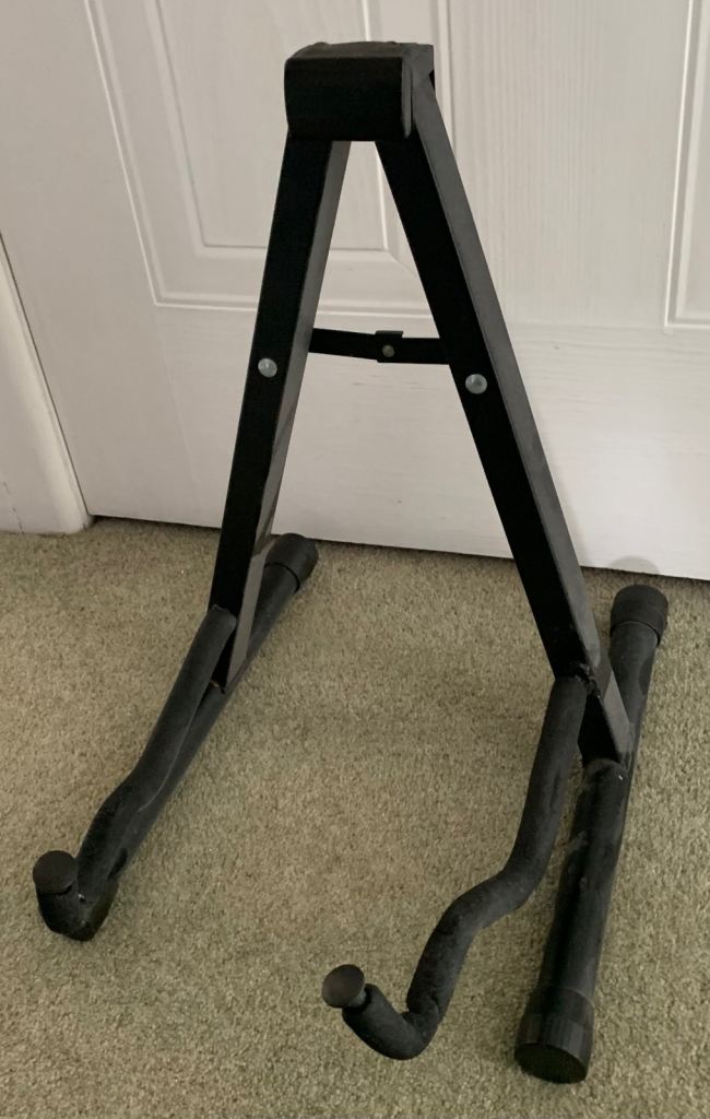 Guitar stand