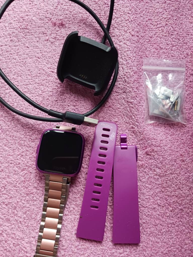 Fitbit versa 2 with adjustable and changabme wristbands