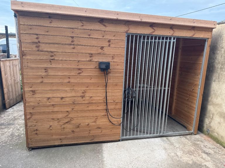 Dog kennel 