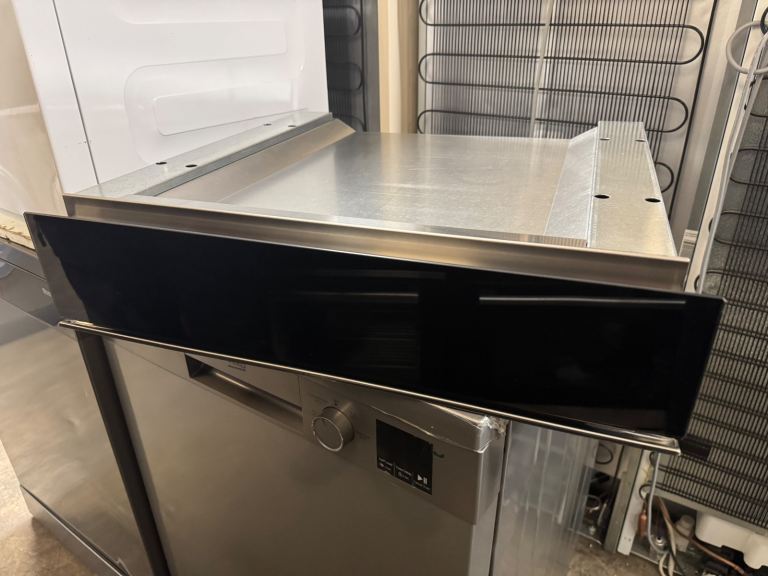 New Scratch N Dent 60cm Integrated Warming Drawer