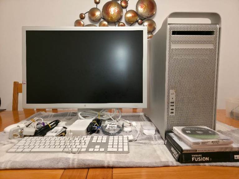 Mac Pro 8-Core + 30” Apple Cinema Display – £350 ono