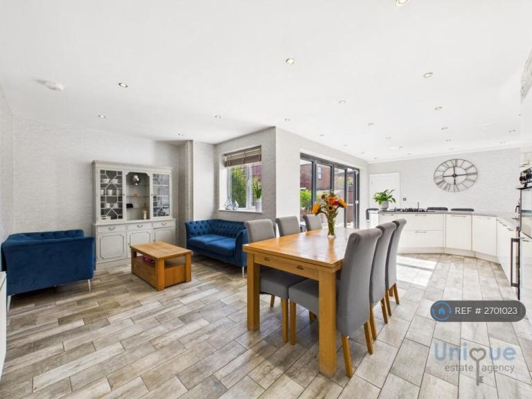 4 bedroom house in Dorset Road, Lytham St. Annes, FY8 (4 bed) (#2701023)