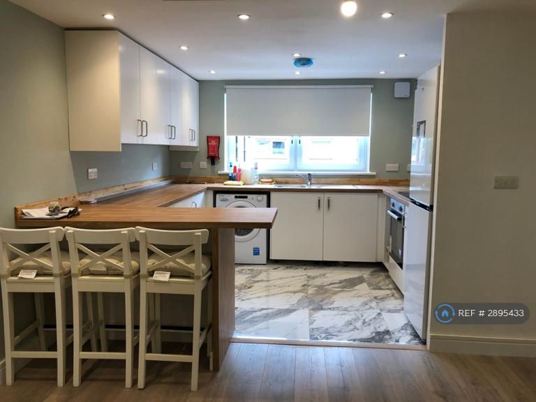 3 bedroom flat in St. Mungo Avenue, Glasgow, G4 (3 bed) (#2895433)
