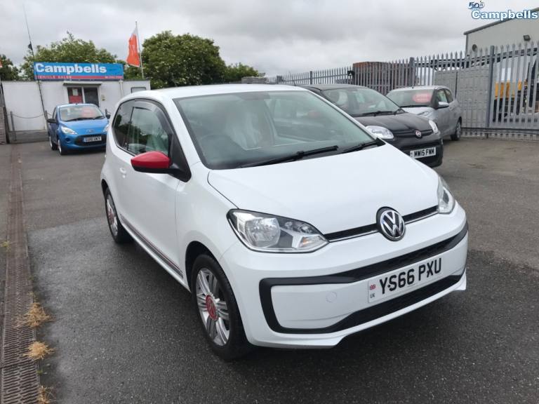 VOLKSWAGEN UP 1.0 beats 2016