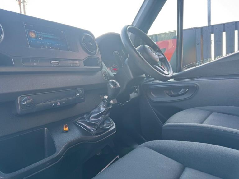  Mercedes-Benz Sprinter SPRINTER 2.1L 314CDI 3.5t H2 L2 RWD WINDOW COMBI CREW