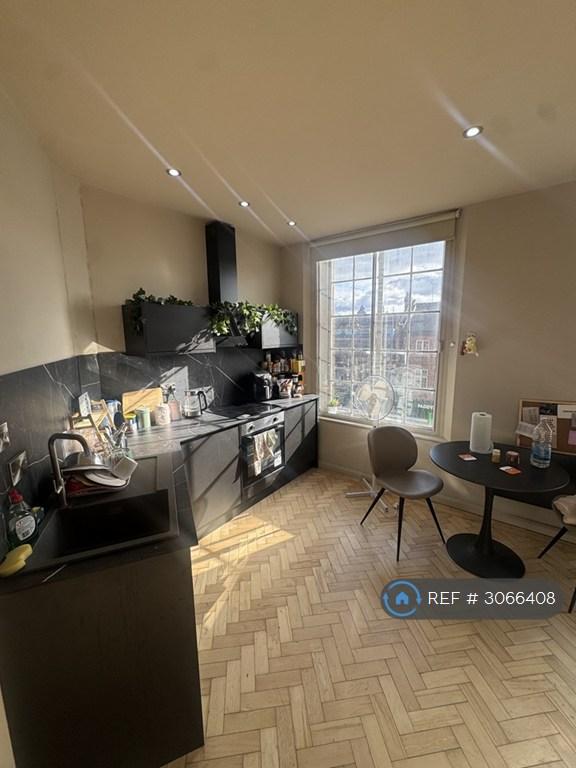 1 bedroom flat in The Headrow, Leeds, LS1 (1 bed) (#3066408)