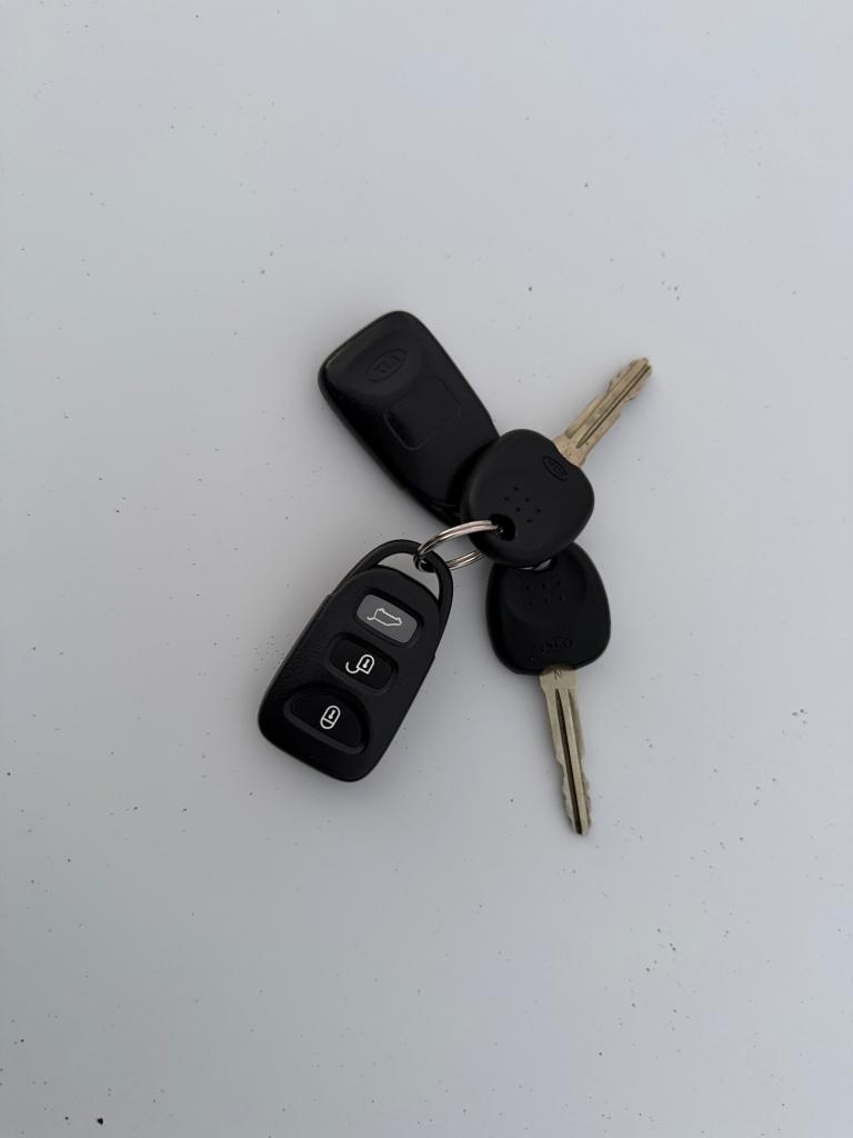 2009 Kia Carens 2.0 GS 5dr MPV Petrol Manual