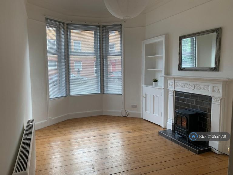 2 bedroom flat in Cathcart Road, Glasgow, G42 (2 bed) (#2924731)