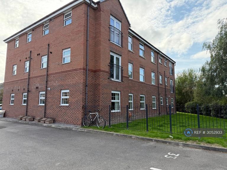 2 bedroom flat in Poppyfields, Warrington, WA5 (2 bed) (#3052933)