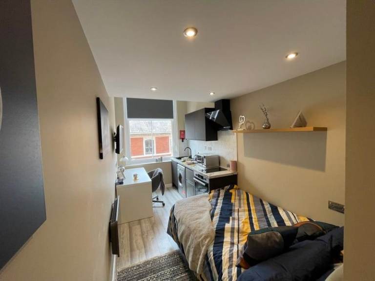Separate Studio Flat for rent NG1 3AL