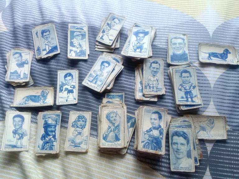 Vintage very collectable and pretty rare 400-450 1930/40s turf cigarette cards