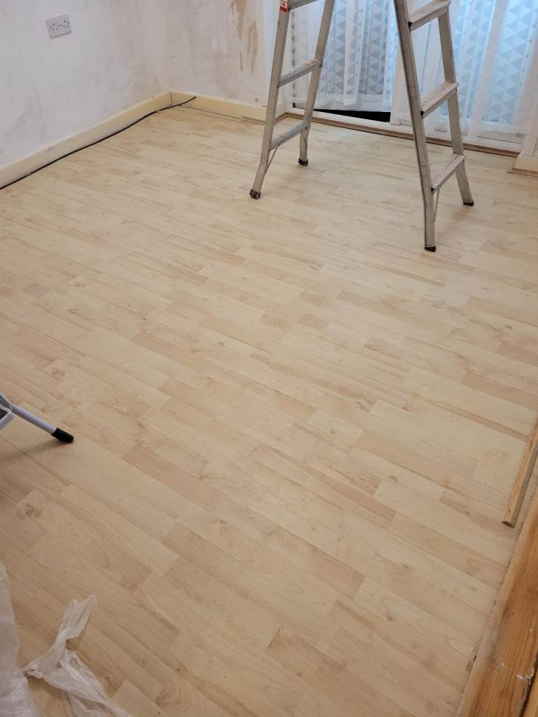 7mm Light Oak Laminate Flooring. 