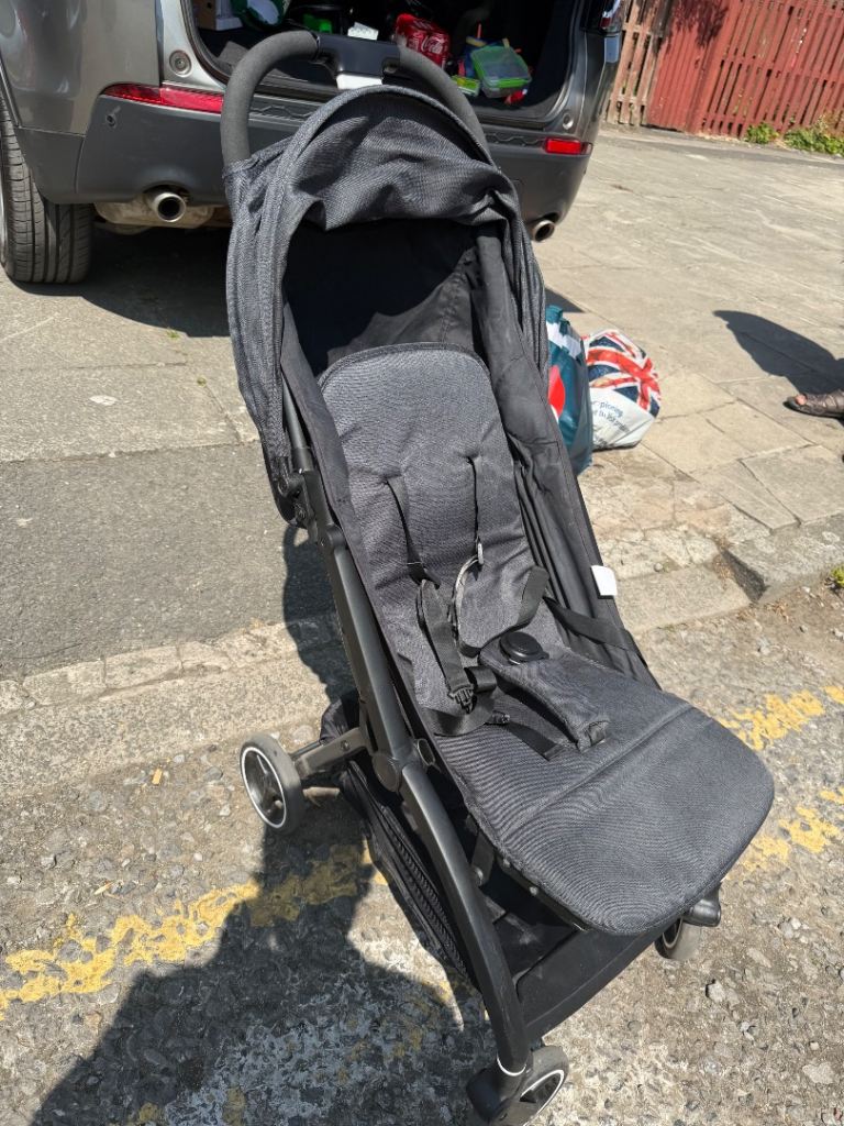 Aiyaplay travel pram