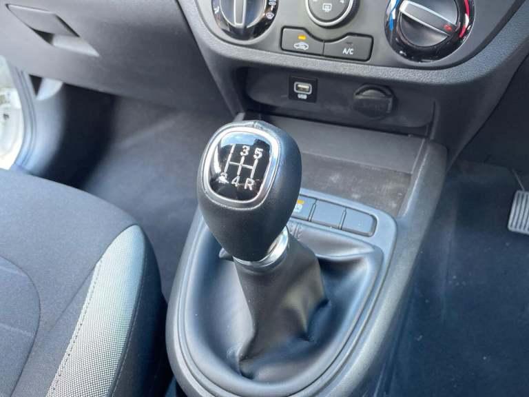 2020 Hyundai i10 1.0 MPi SE Connect 5dr HATCHBACK PETROL Manual