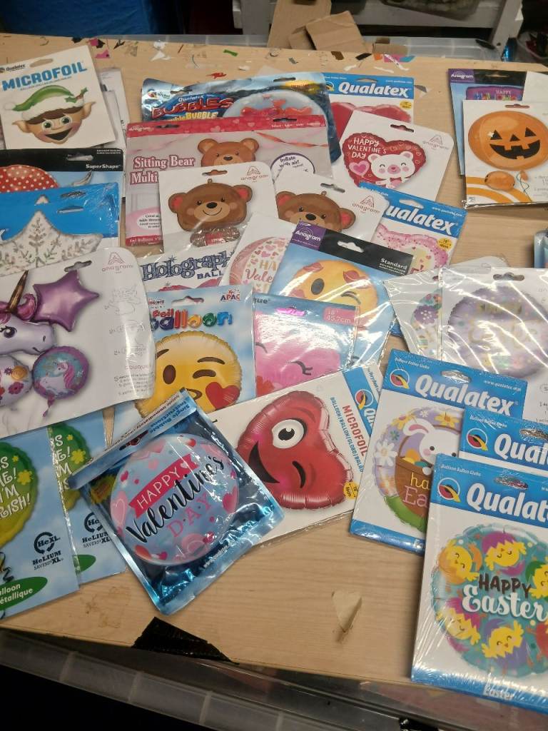 Balloon Stock, Hat Boxes, Decoration bits and more - Reduced