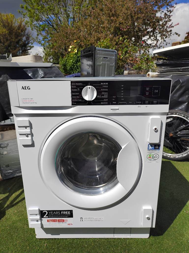 AEG 6000 Series Integrated Washer Dryer 8kg/6kg,1600rpm, 3 months old 