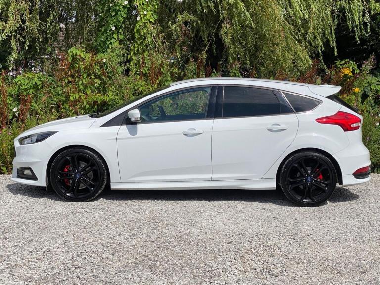 2015 Ford Focus 2.0T EcoBoost ST-2 5dr HATCHBACK PETROL Manual
