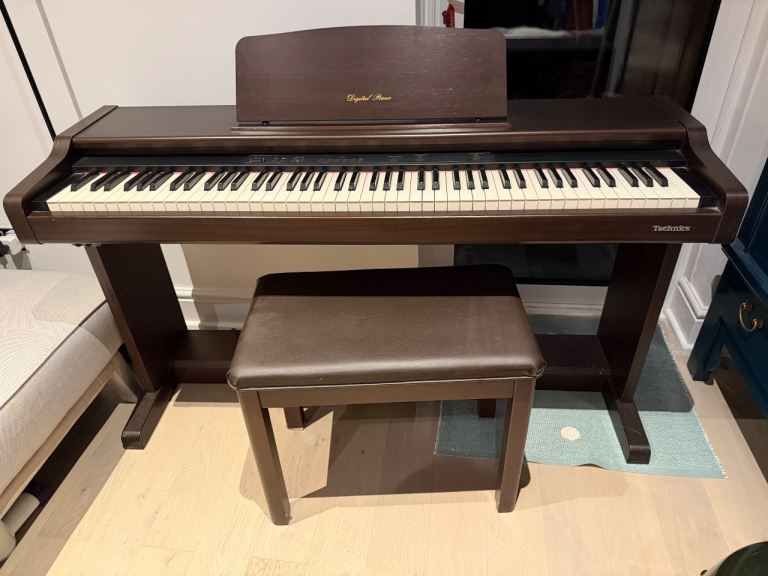 Technics piano