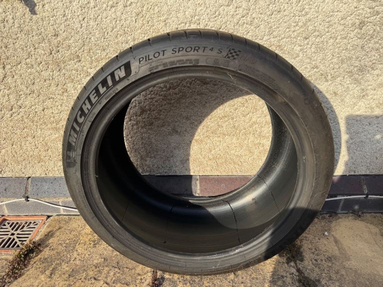 1 x Michelin Pilot Sport 4 S 295/35 ZR20 Tyre