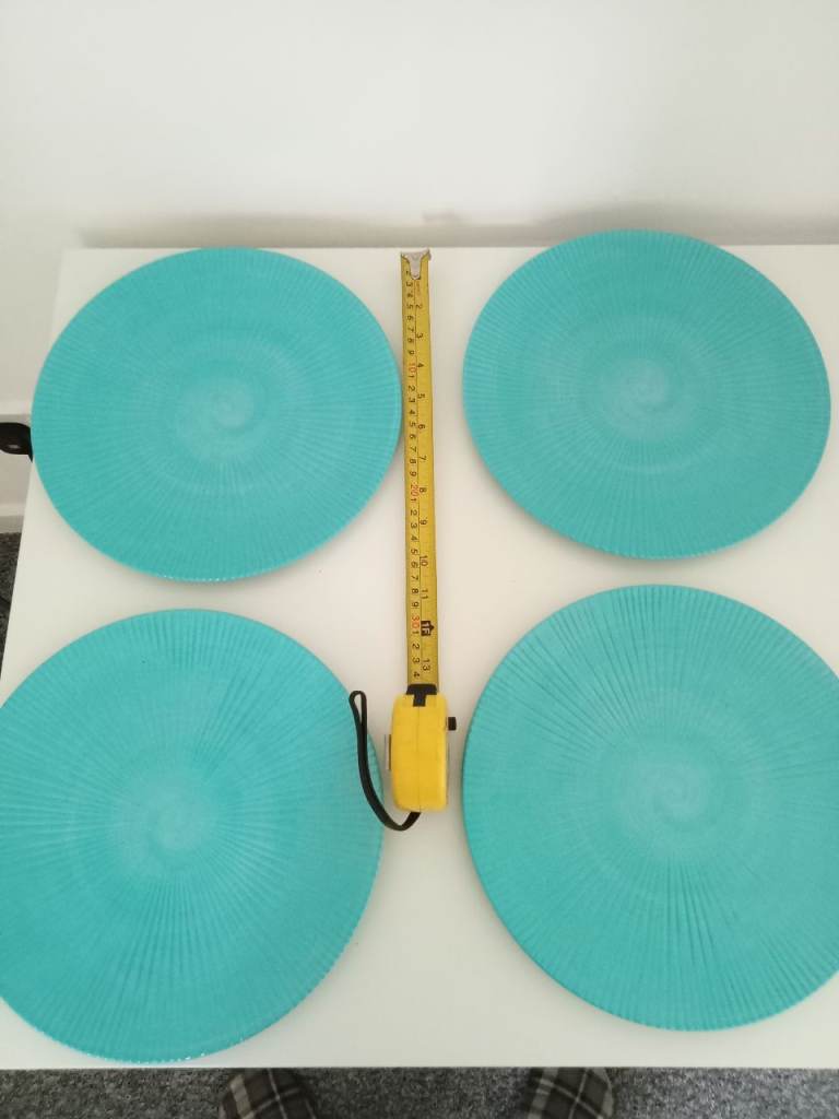 4 Melamine Dinner Plates, 28 cm and 4 Side Plates 23cm