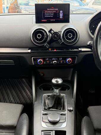 Audi, A3, Saloon, 2014, Manual, 1598 (cc), 4 doors