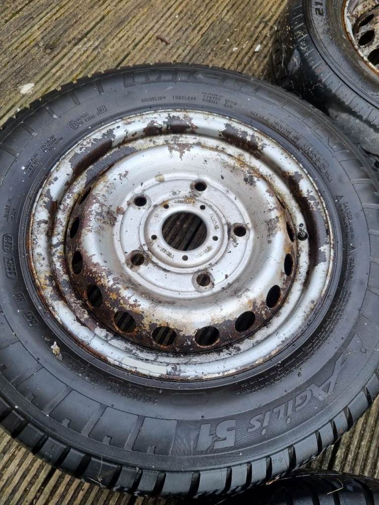 Transit mrk7 tyres