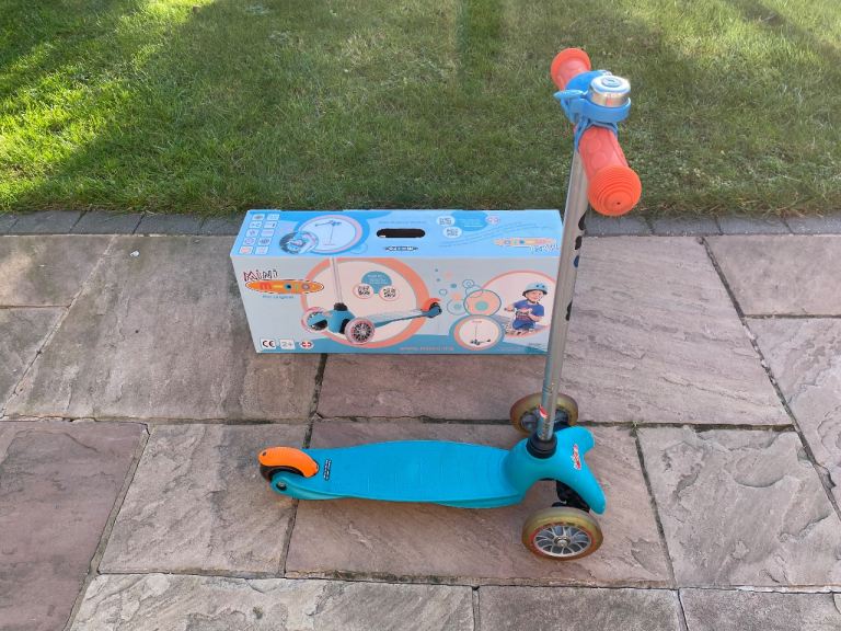 Mini Micro Classic in Aqua (Good working condition)