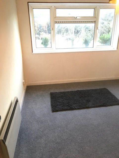 2 bedroom flat for rent Southfield Park