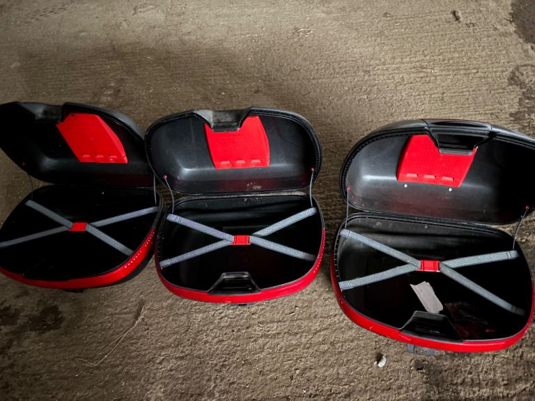 GIVI wing rack and panniers 