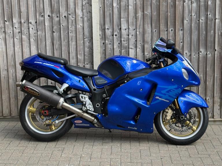 SUZUKI GSX1300R HAYABUSA GEN1 2008 (08) SUPER SPORT + SUPER FAST + TWIN AKRAPS